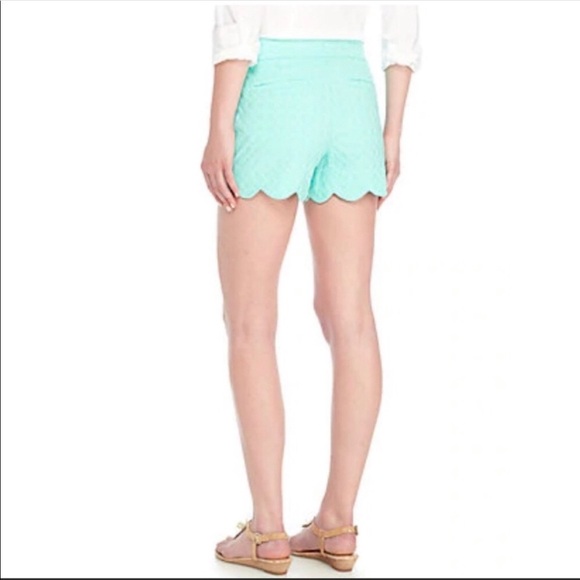 Crown & Ivy size 6 navy blue scallop hem shorts - Picture 2 of 7